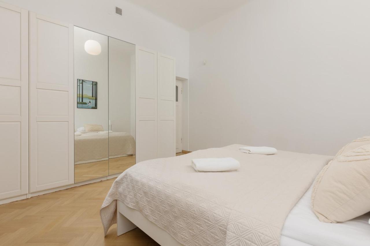 Family Apartment Freta Warsaw Old Town By Noclegi Renters Exterior photo